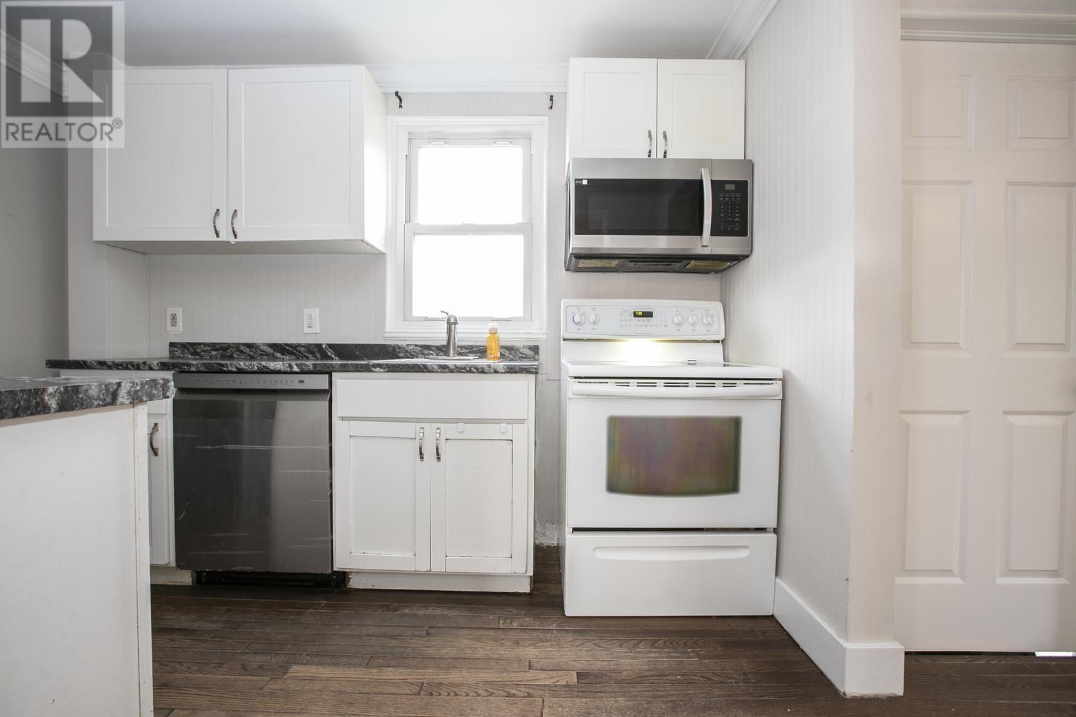 455 Charles St Property Photo 30