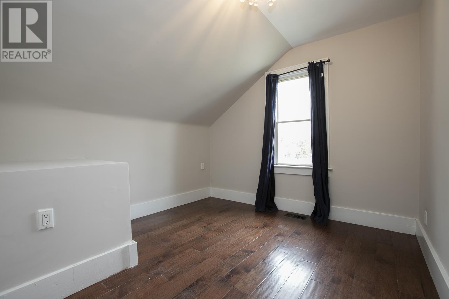 455 Charles St Property Photo 40