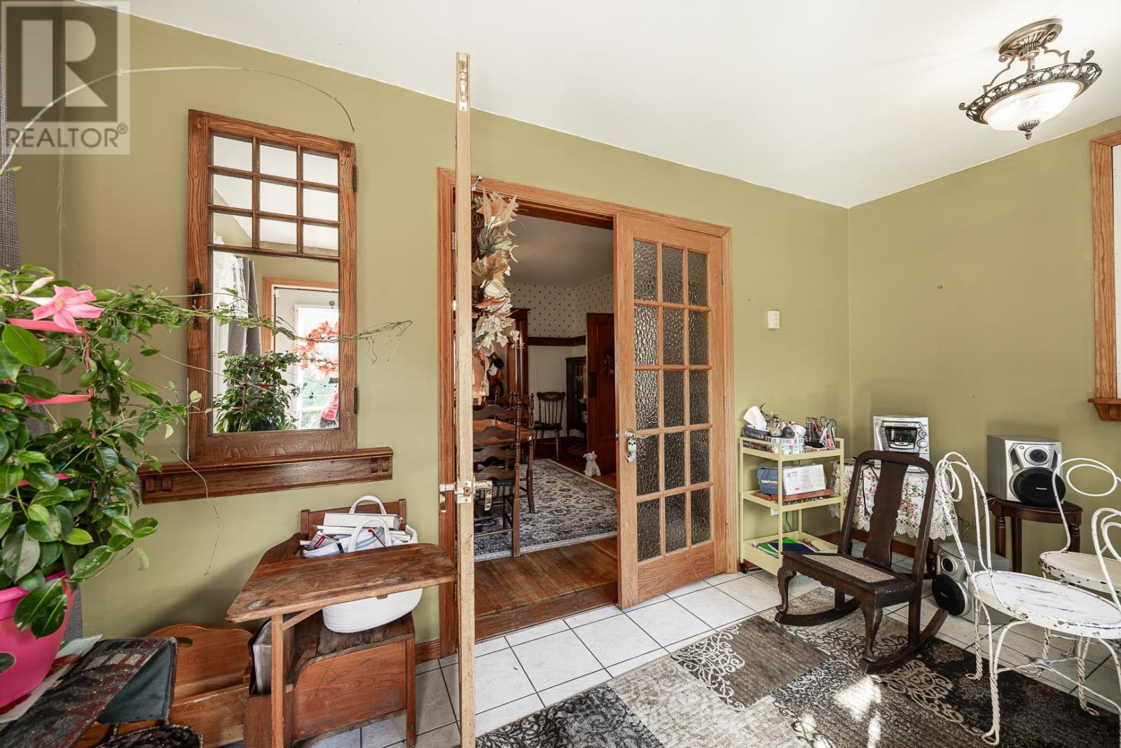 17 Huron St W Property Photo 15