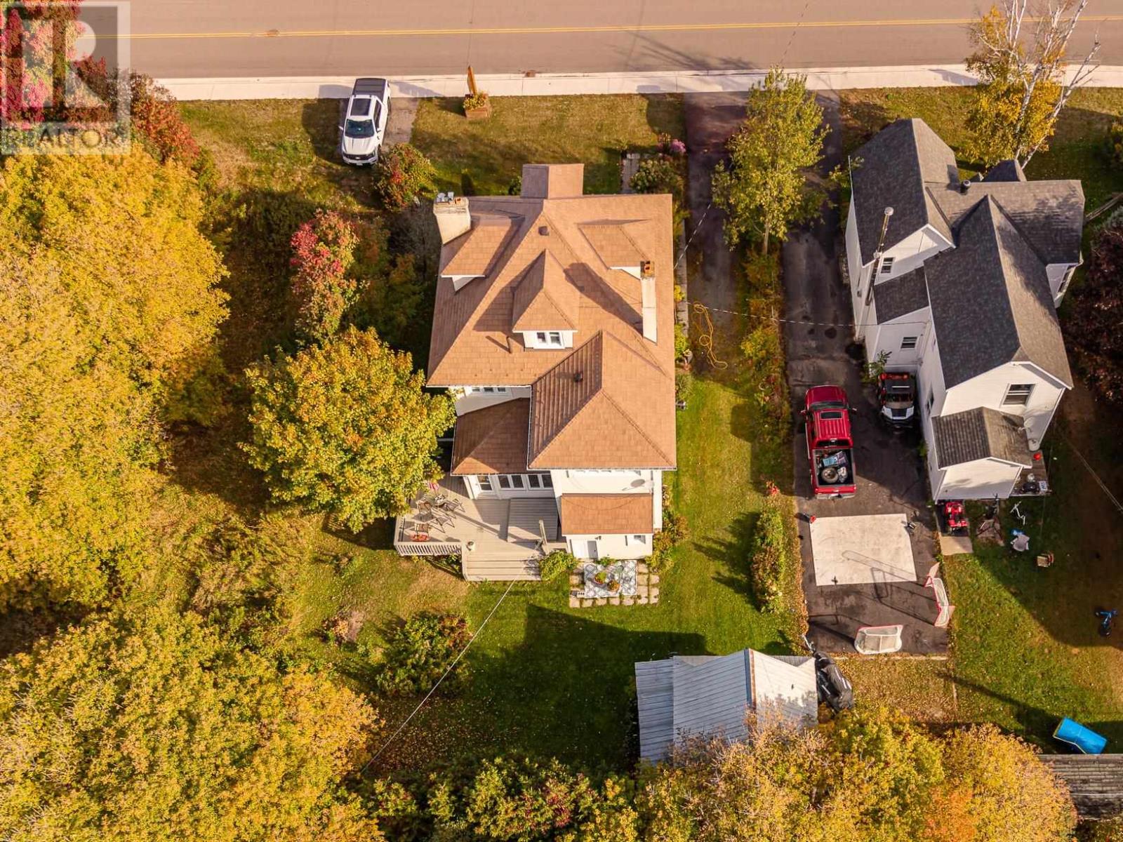 17 Huron St W Property Photo 40