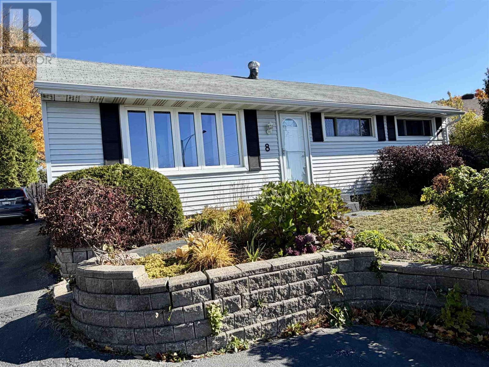 8 Benner Pl Property Photo 3