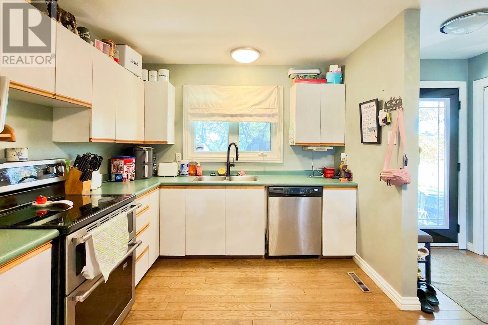 51 Alden Rd Property Photo 8