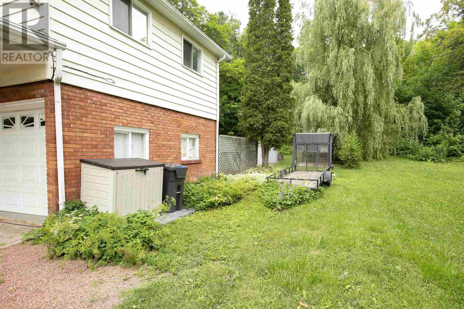 50 Parker Ave Property Photo 4