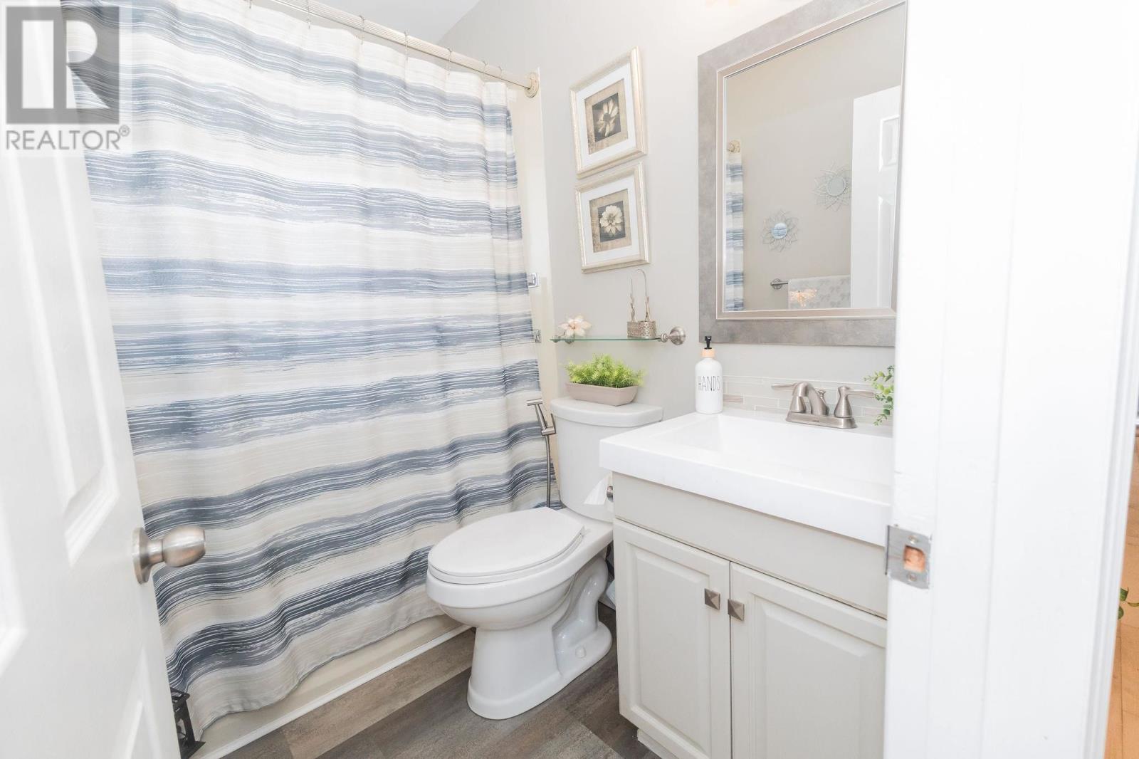 29 Routledge Ave Property Photo 18