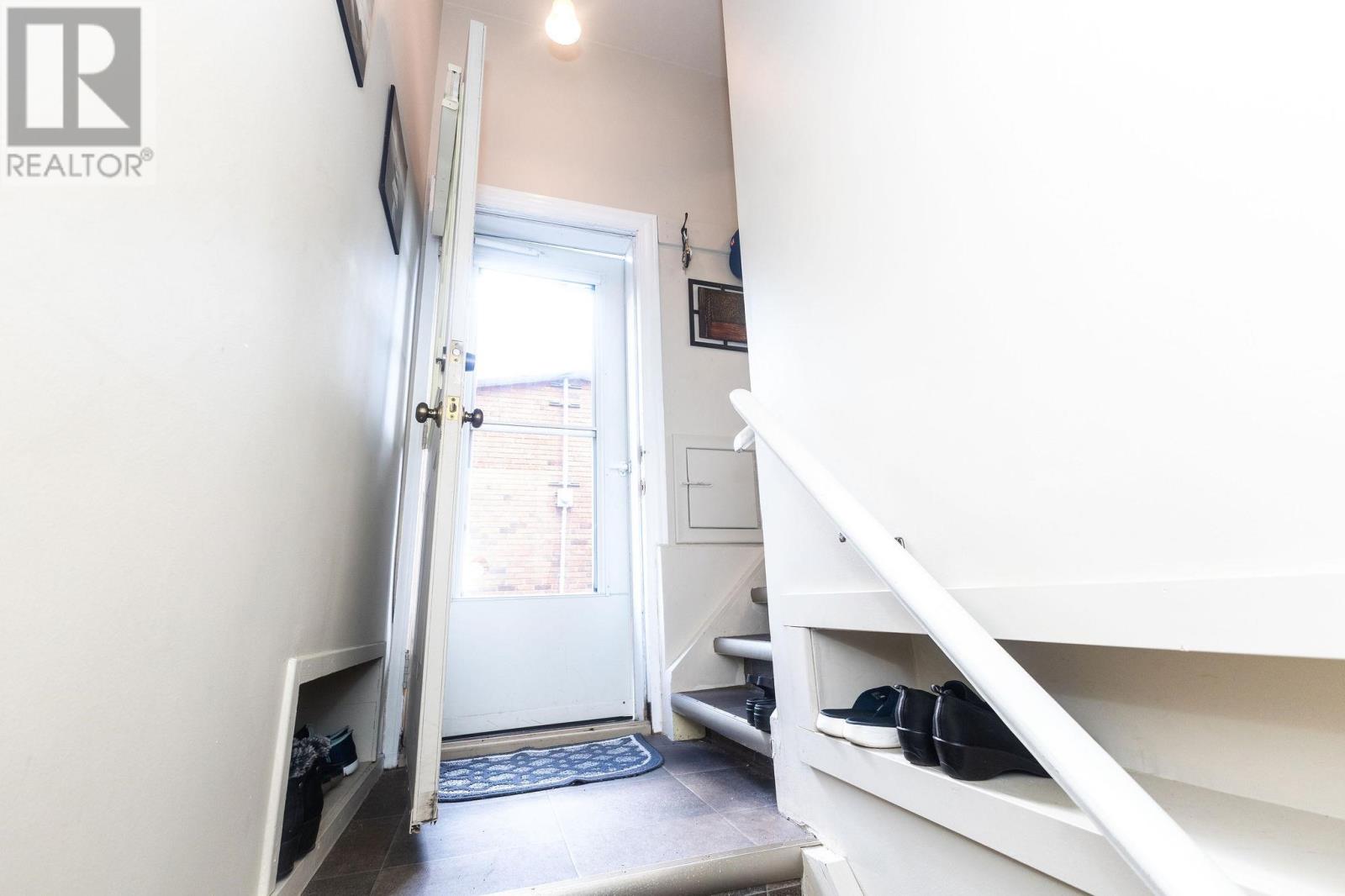 29 Routledge Ave Property Photo 20