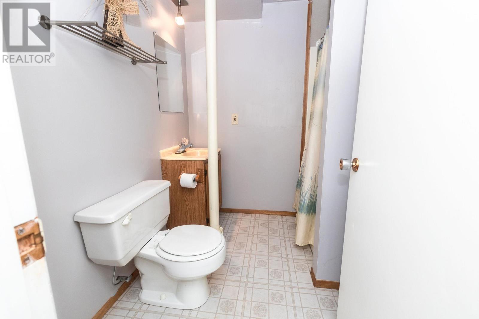29 Routledge Ave Property Photo 25
