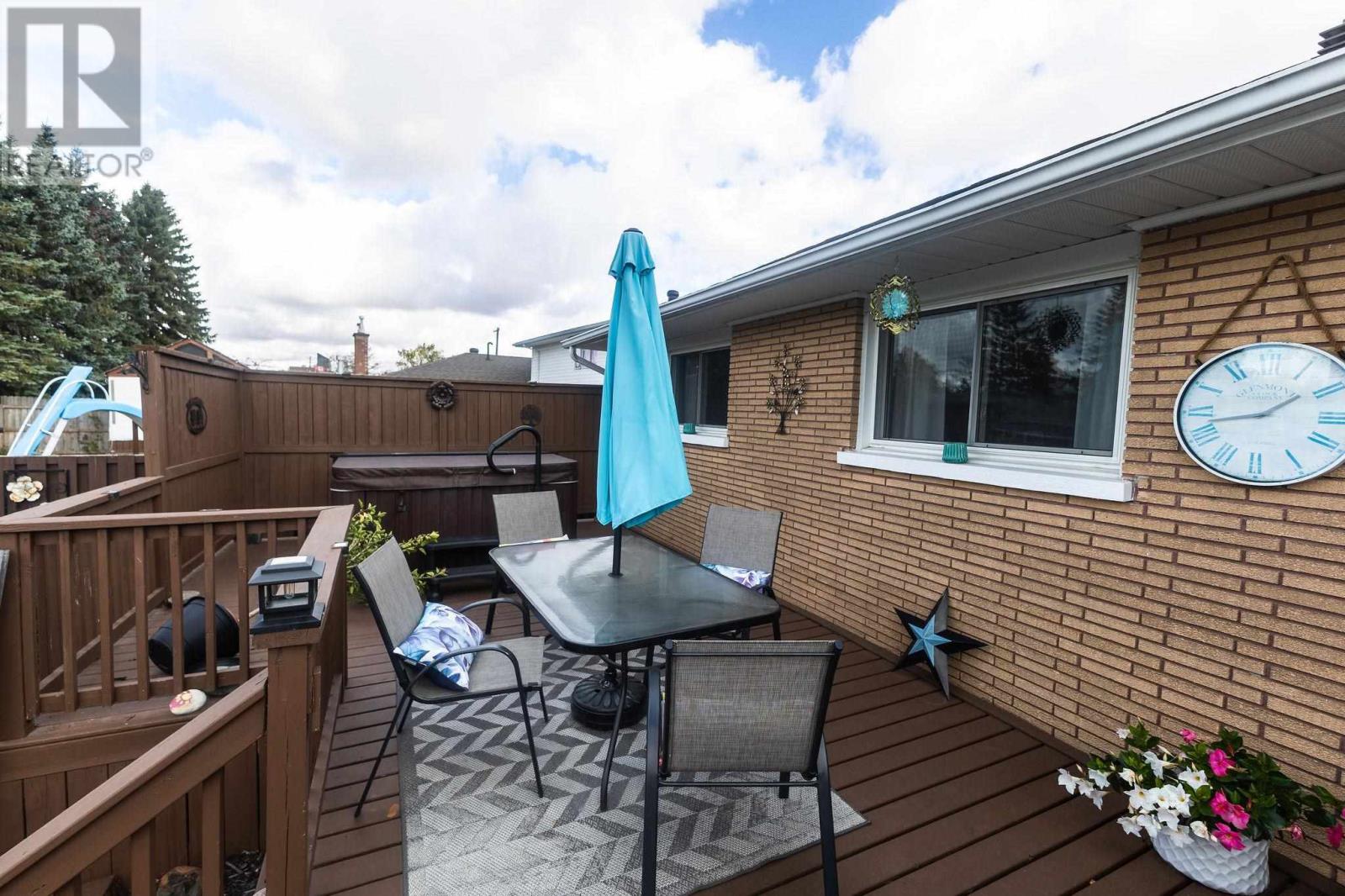 29 Routledge Ave Property Photo 33