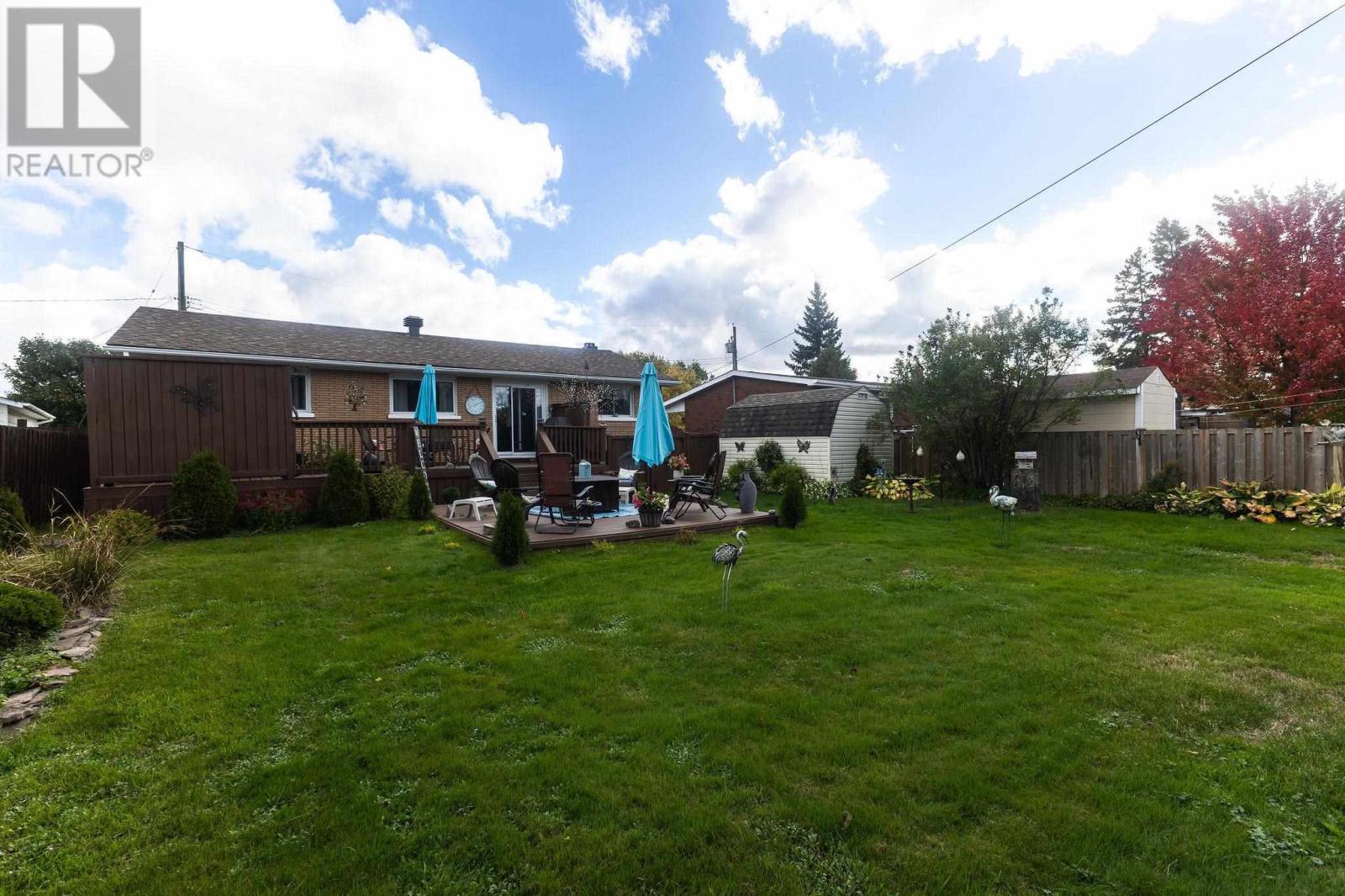 29 Routledge Ave Property Photo 40
