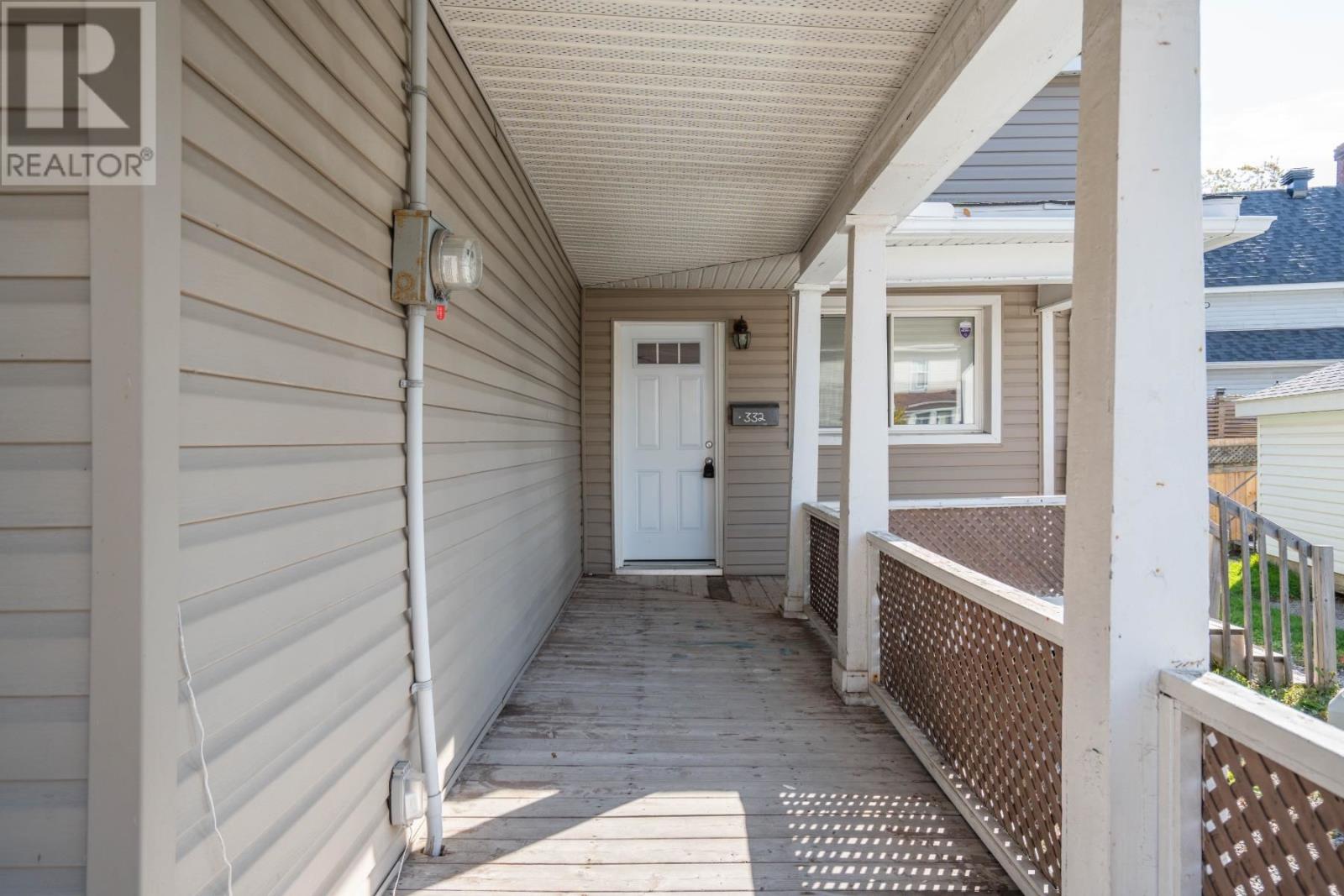 332 Bruce St Property Photo 4