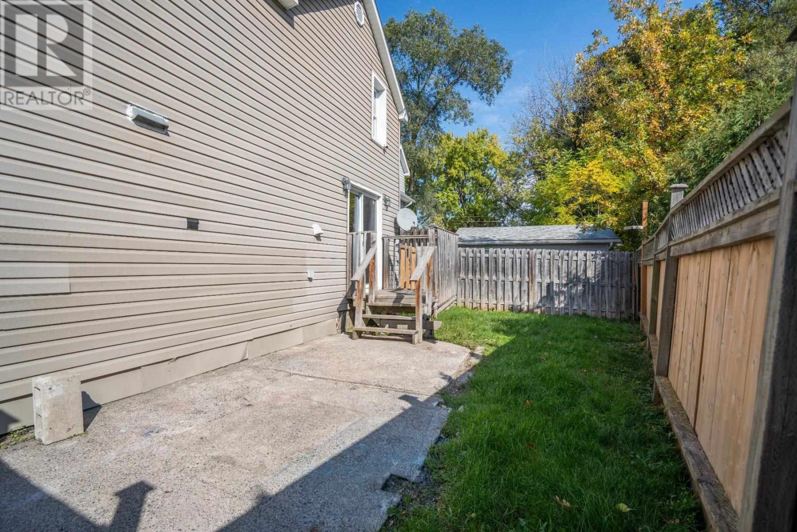 332 Bruce St Property Photo 23