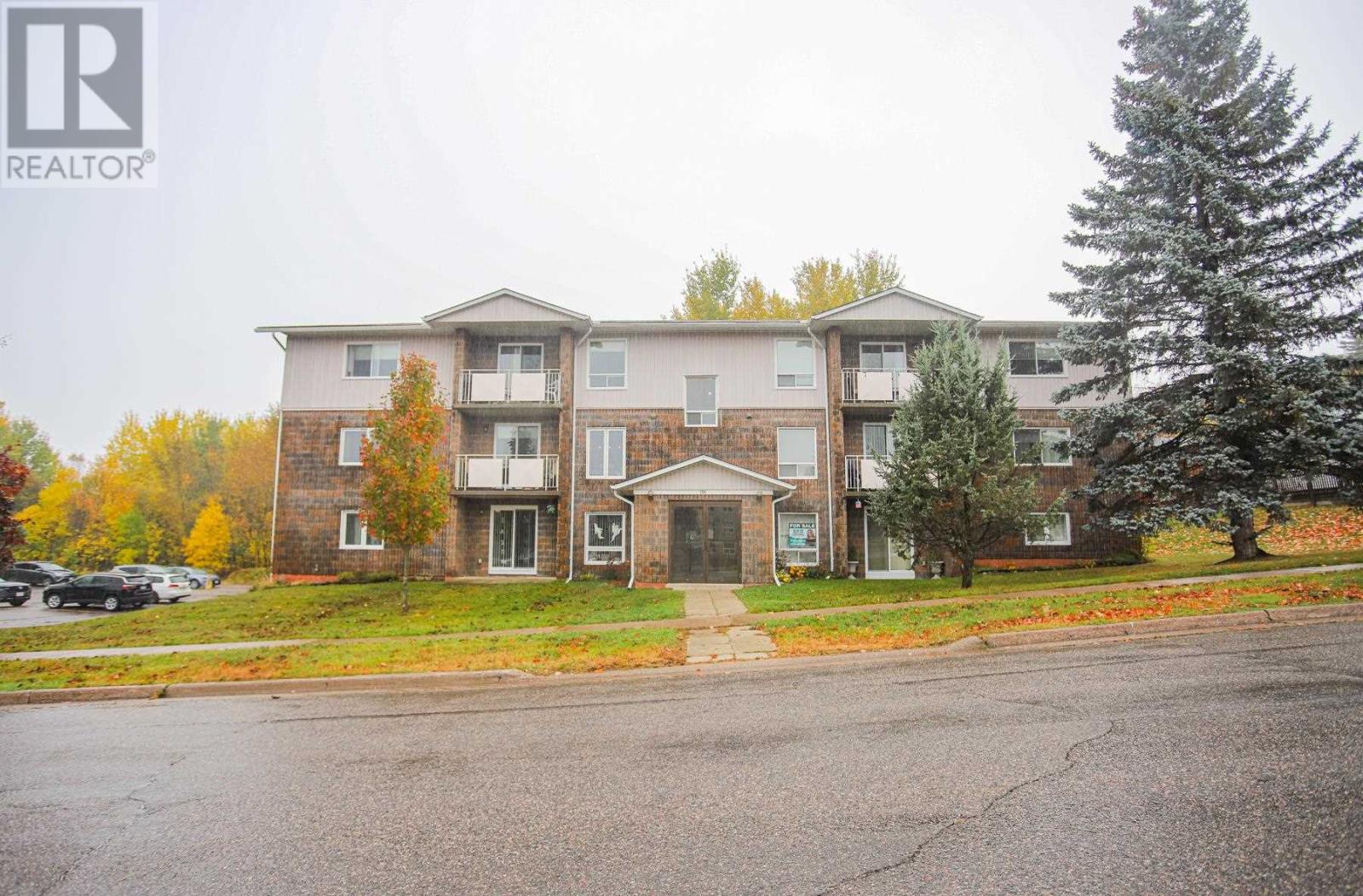 206 Breton RD # 7 Property Photo 1