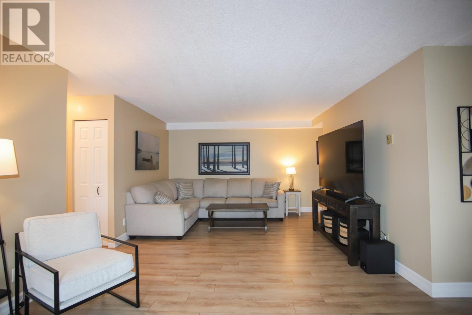 206 Breton Rd # 7 Property Photo 6