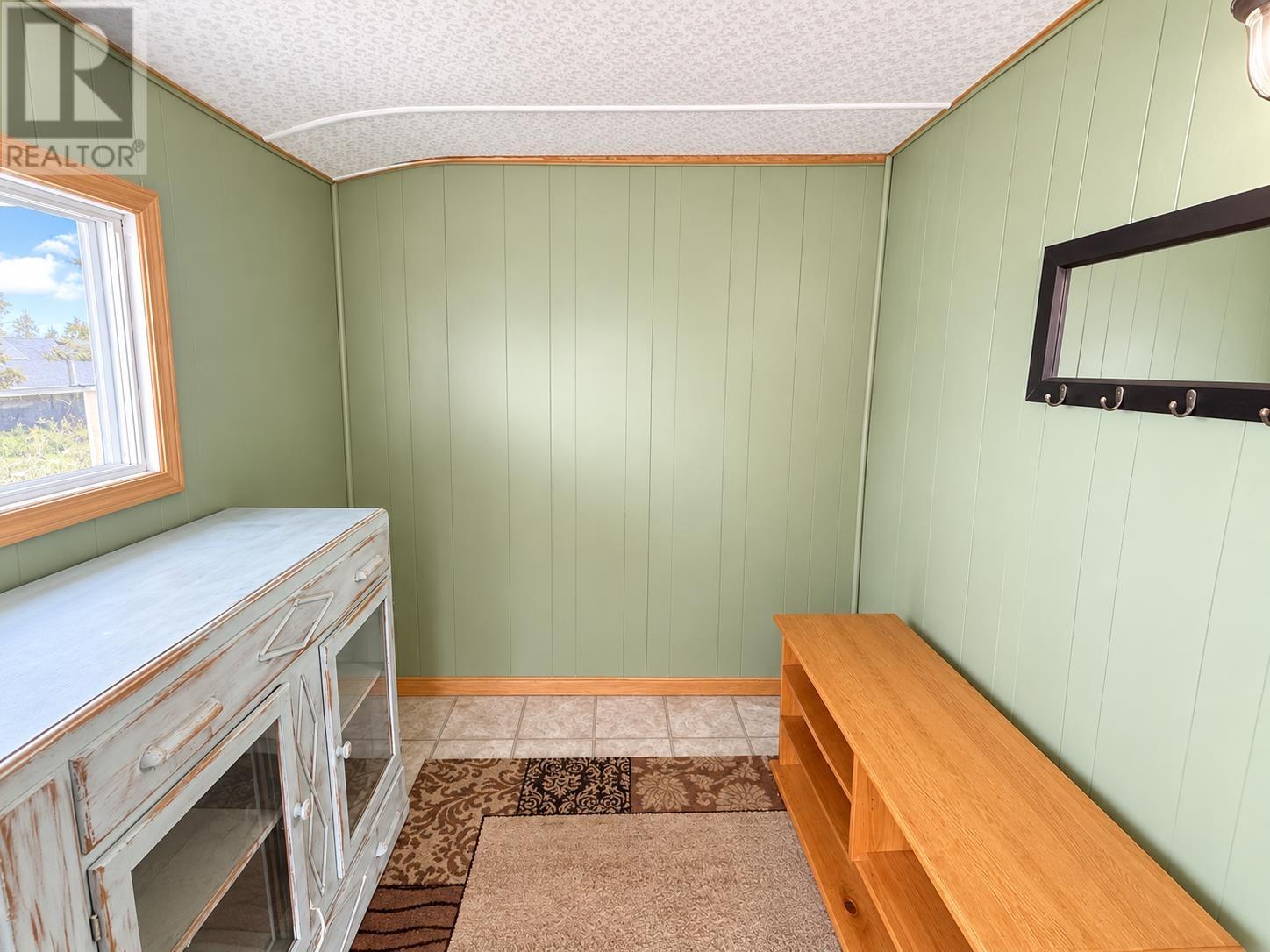 114 Hirshhorn Ave Property Photo 16