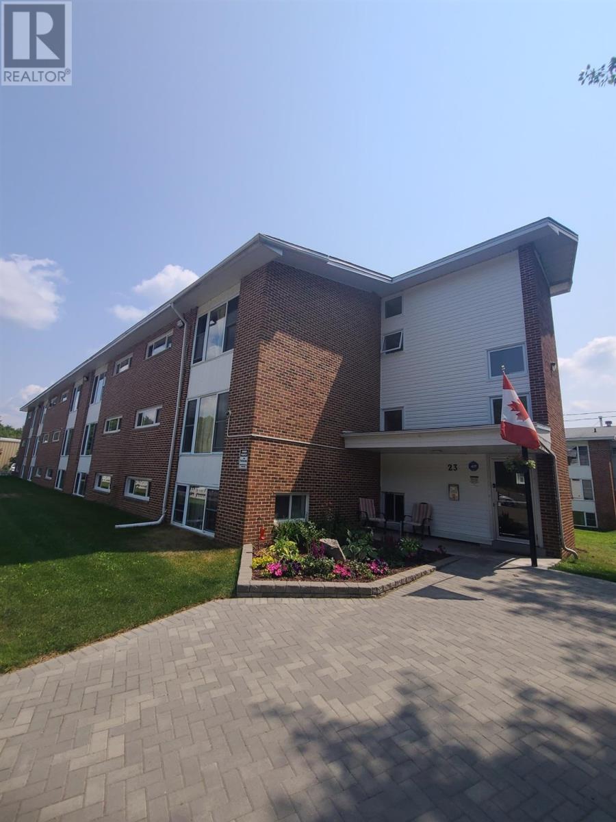 23 Mississauga Ave # 6 Property Photo 1