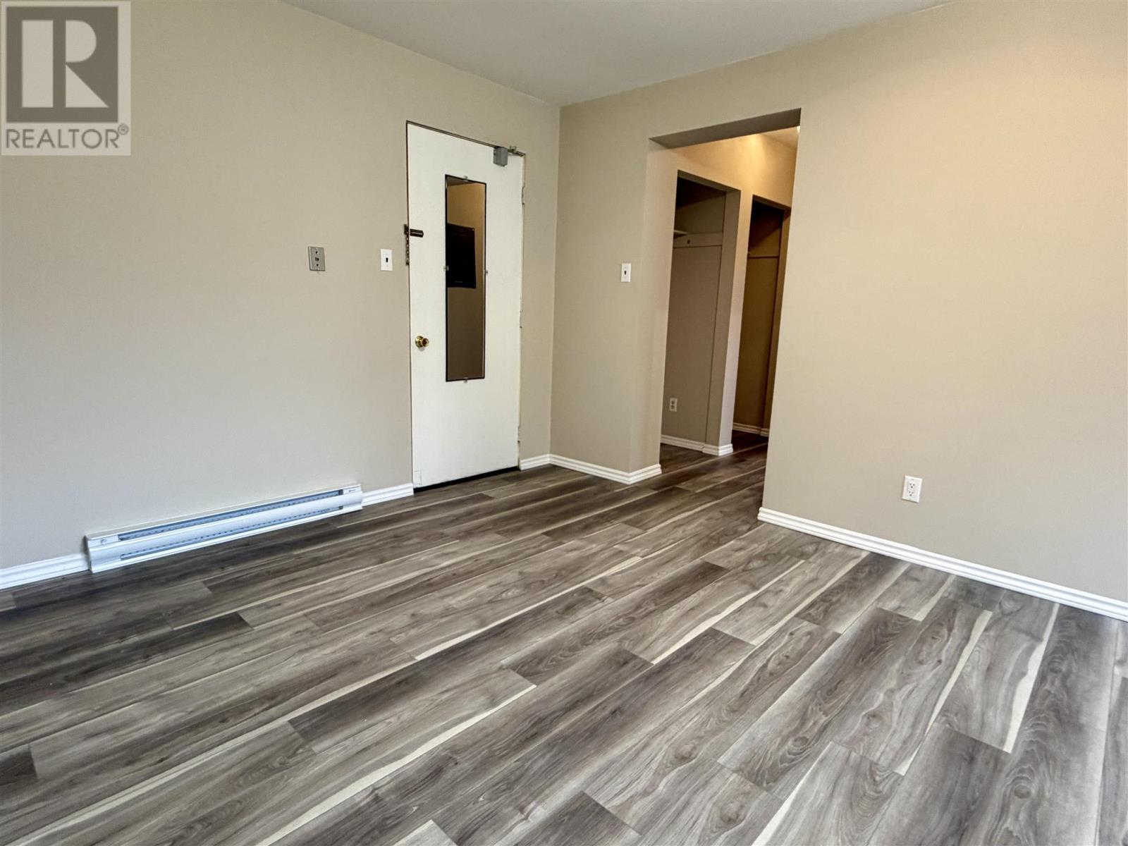 23 Mississauga Ave # 6 Property Photo 3