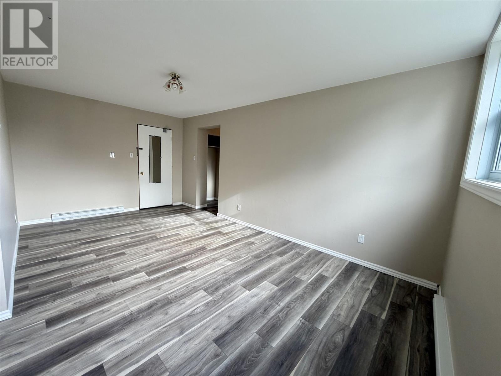 23 Mississauga Ave # 6 Property Photo 4
