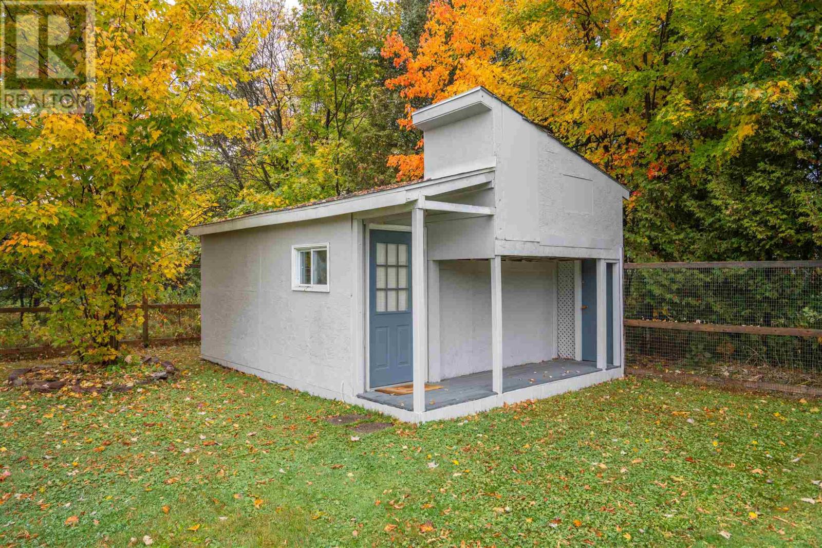 182 Lake St Property Photo 33