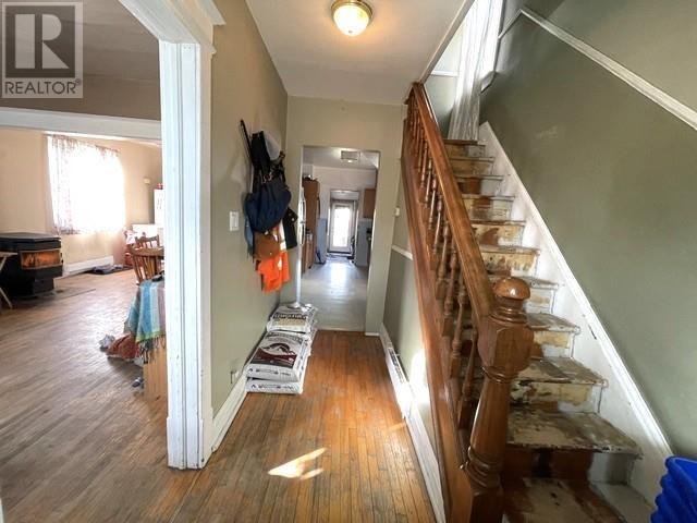 21 Aberdeen St N Property Photo 6
