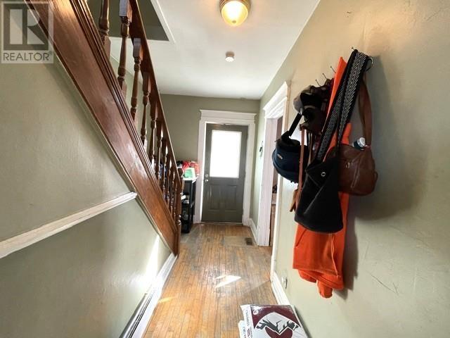 21 Aberdeen St N Property Photo 7
