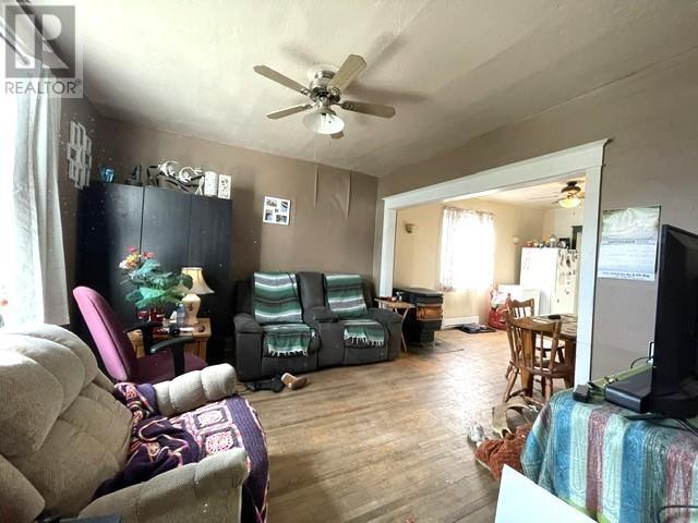 21 Aberdeen St N Property Photo 8