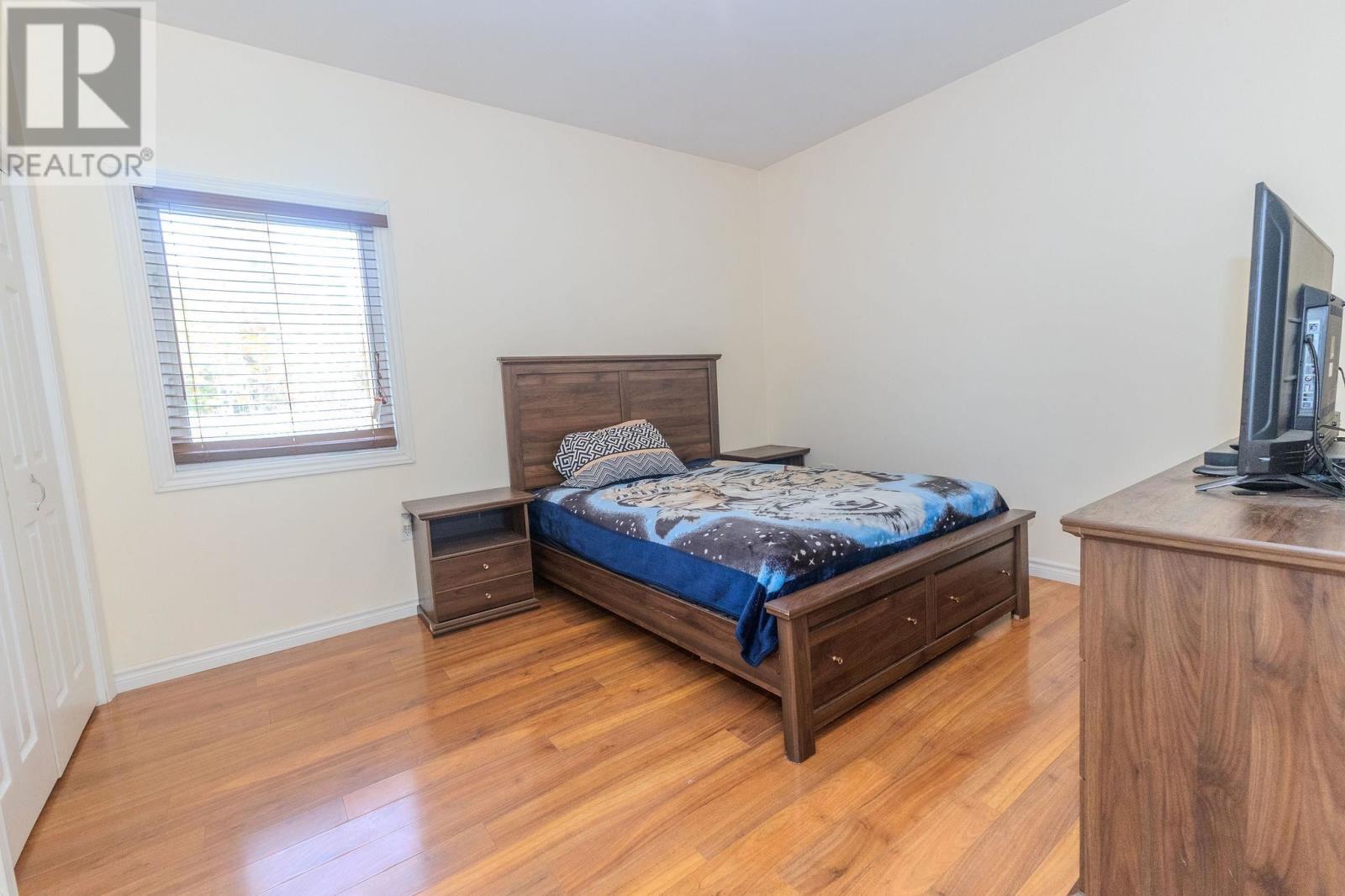 100 Bay St Property Photo 20
