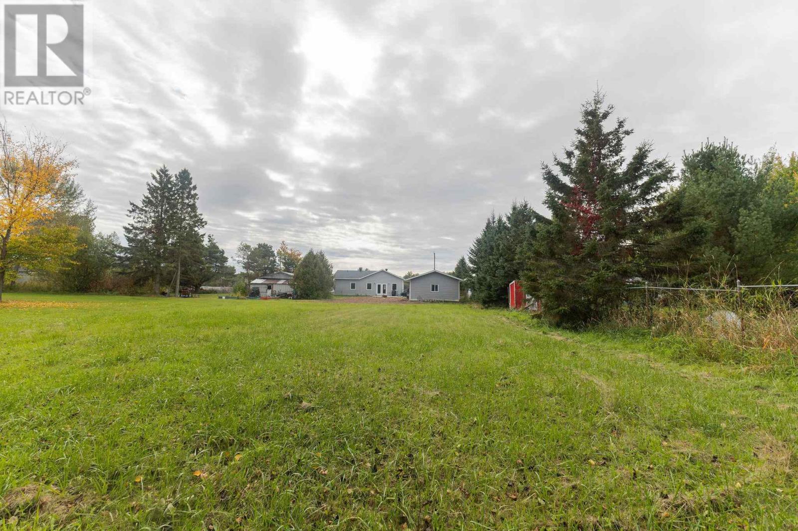 100 Bay St Property Photo 29