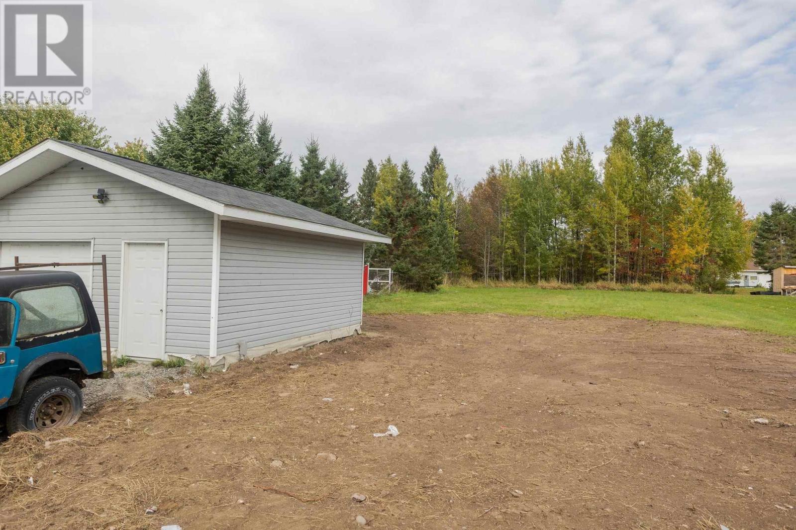 100 Bay St Property Photo 30