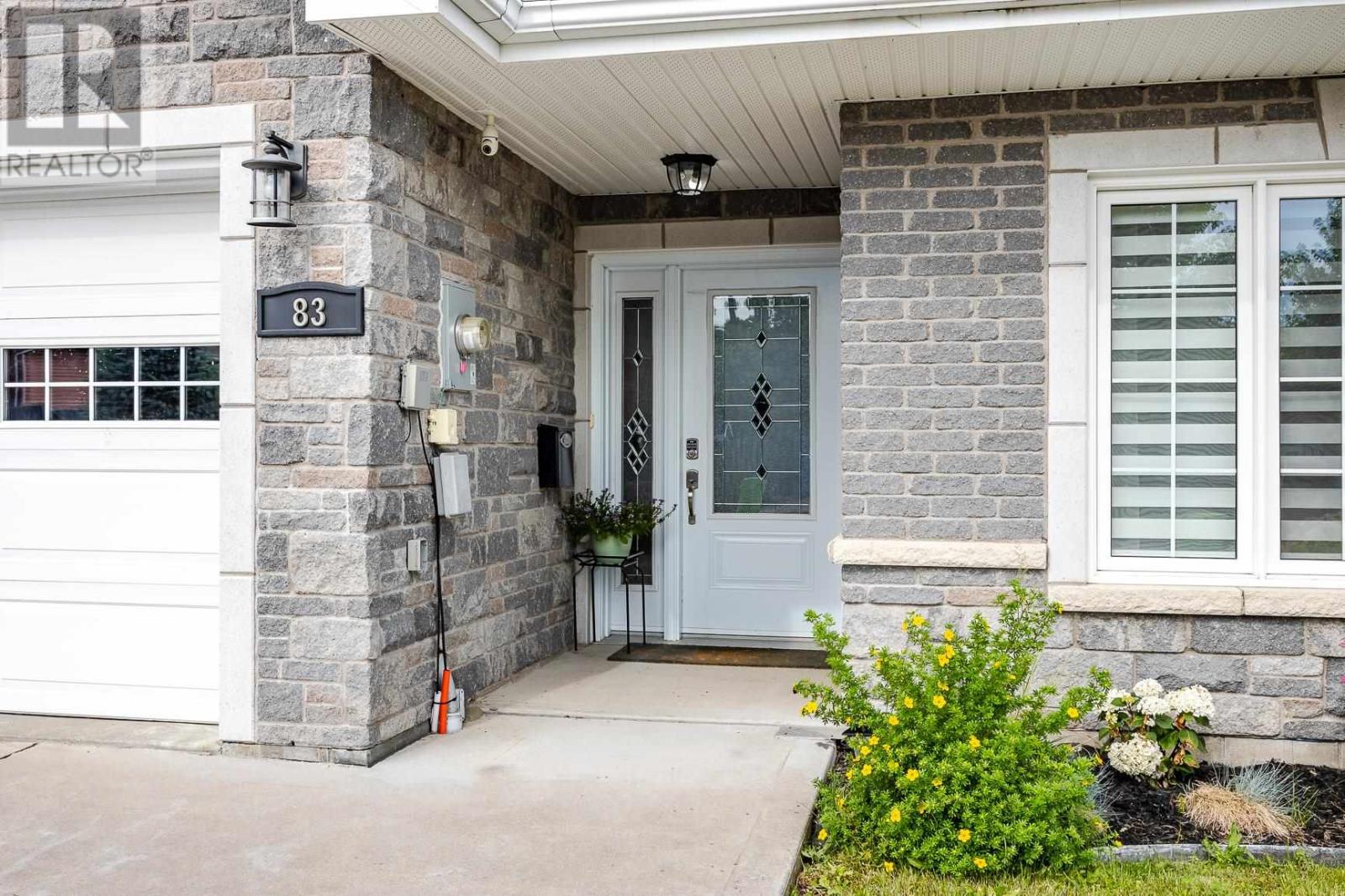 83 Foxborough Trl Property Photo 5