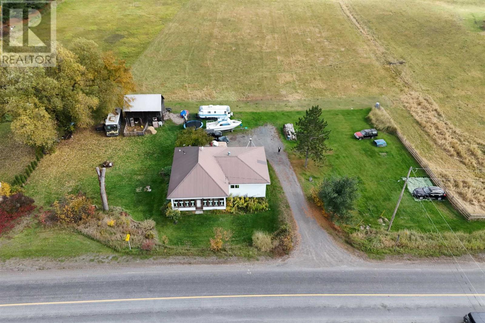 1618 Hwy 638 Property Photo 3