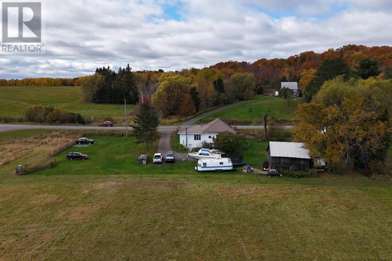 1618 Hwy 638 Property Photo 5