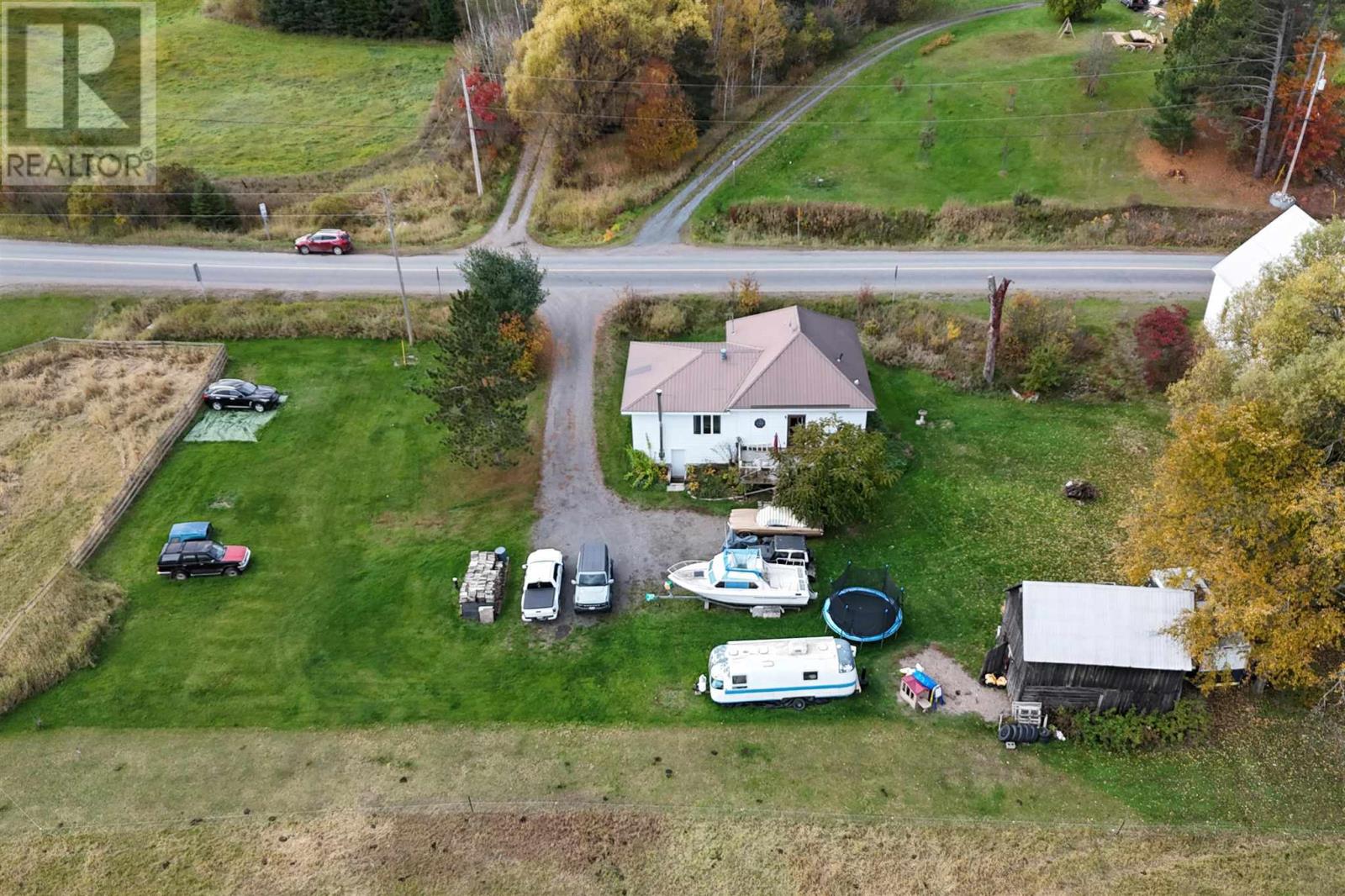 1618 Hwy 638 Property Photo 7