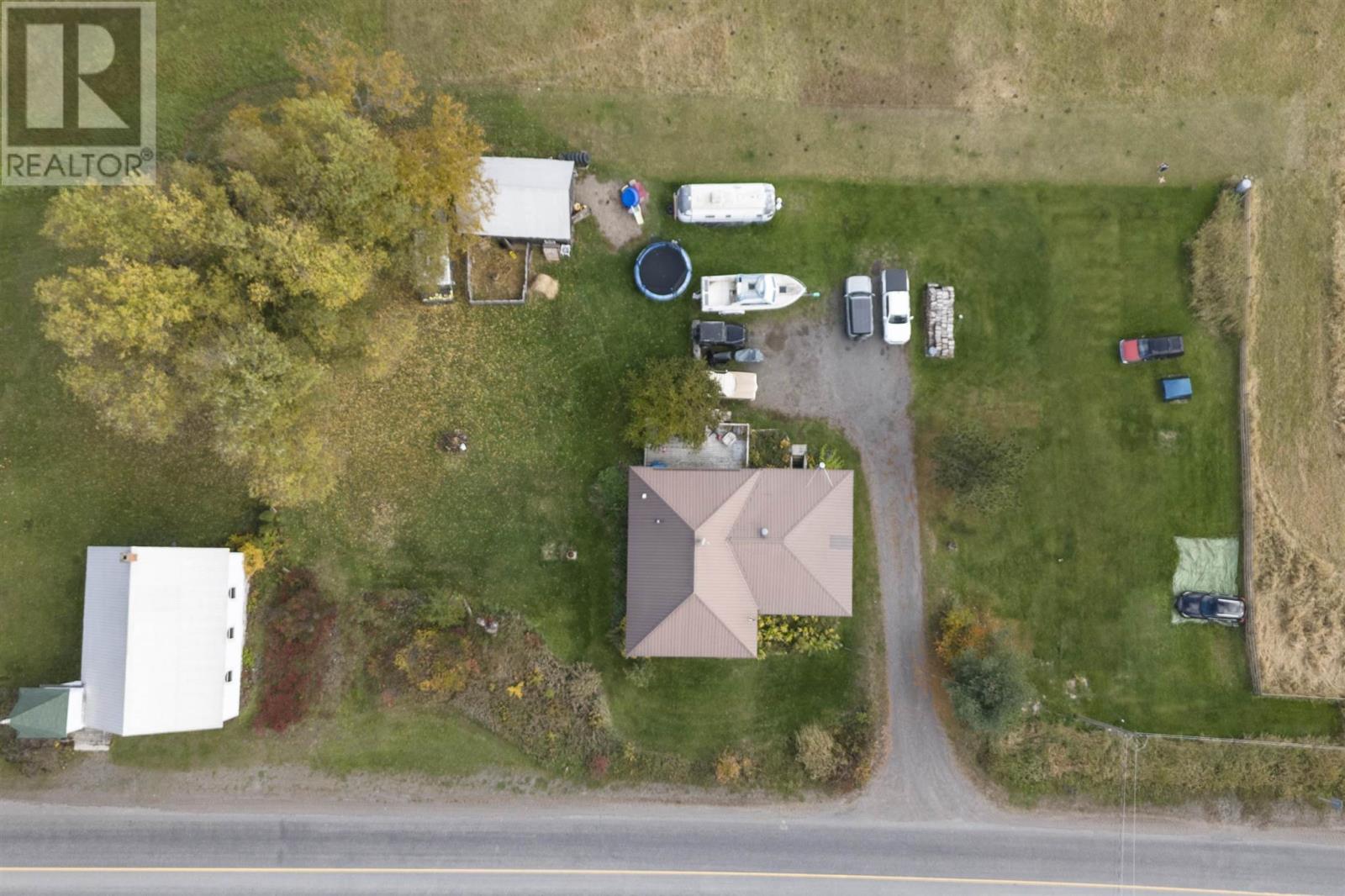 1618 Hwy 638 Property Photo 8