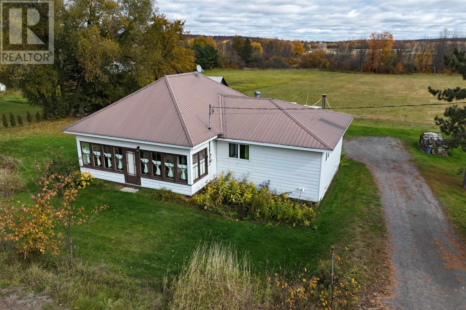 1618 Hwy 638 Property Photo 14