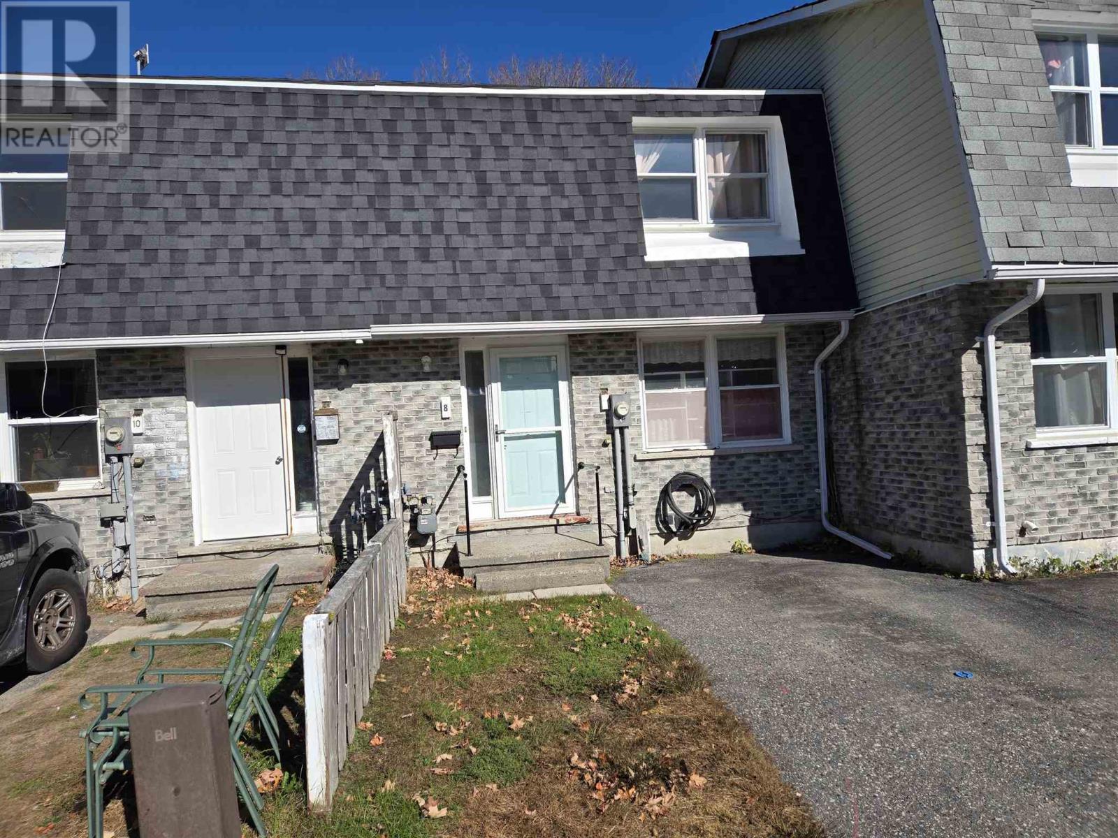 8 Bailey Ln Property Photo 1