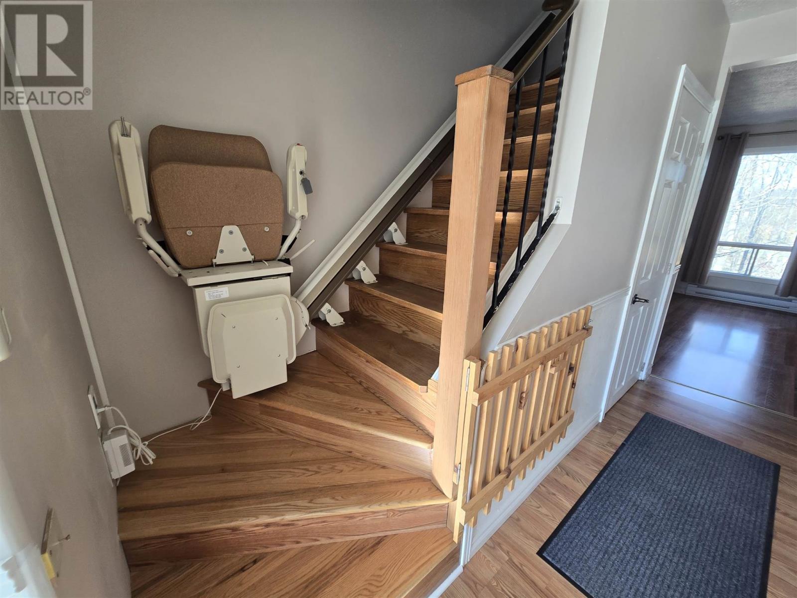 8 Bailey Ln Property Photo 14