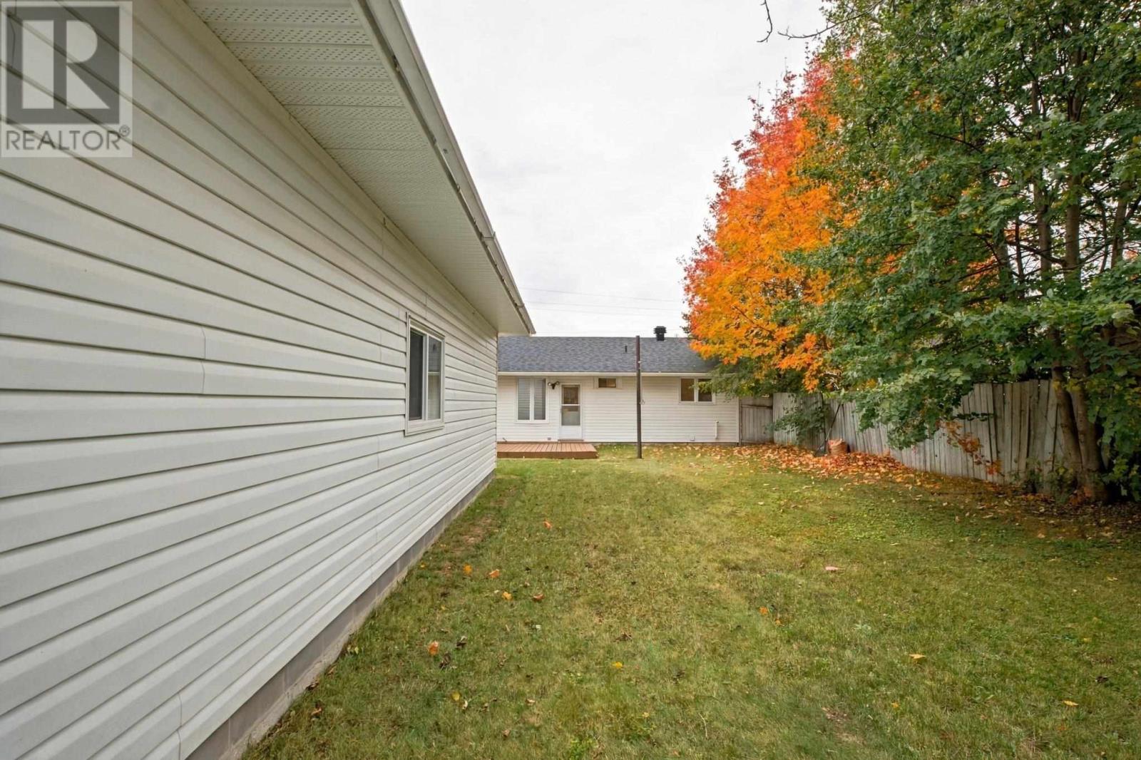82 River Rd Property Photo 36