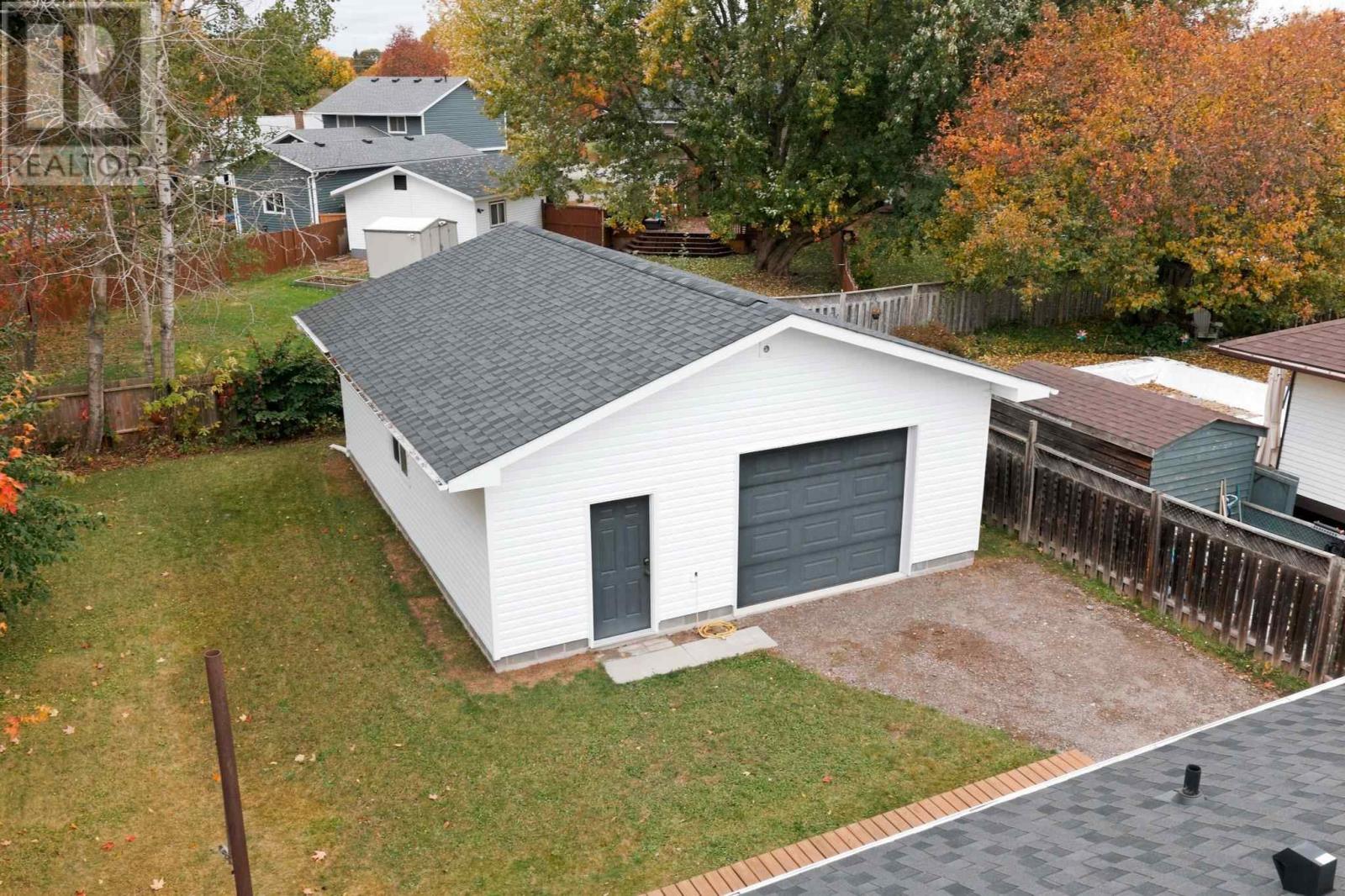 82 River Rd Property Photo 37