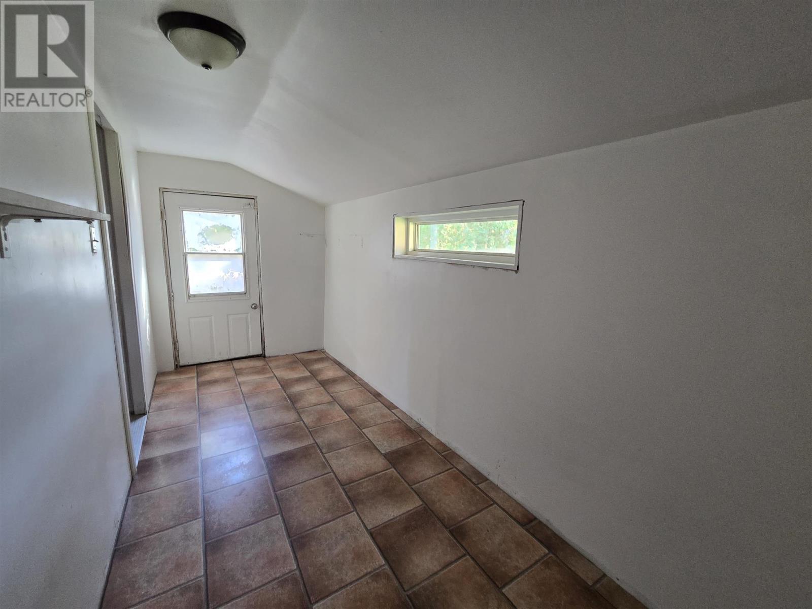56 John St Property Photo 9
