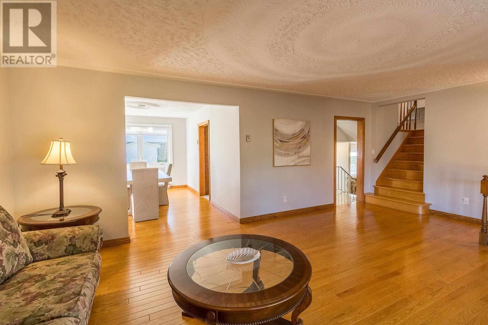 30 Highcrest St Property Photo 6