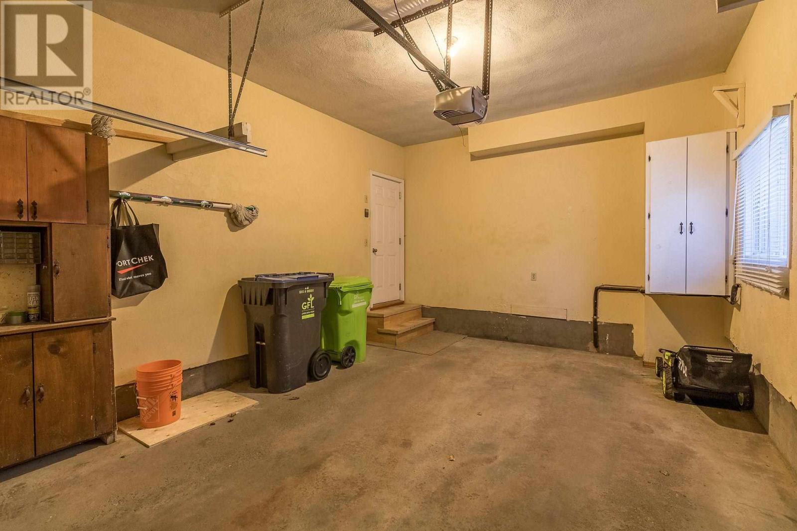 30 Highcrest St Property Photo 32