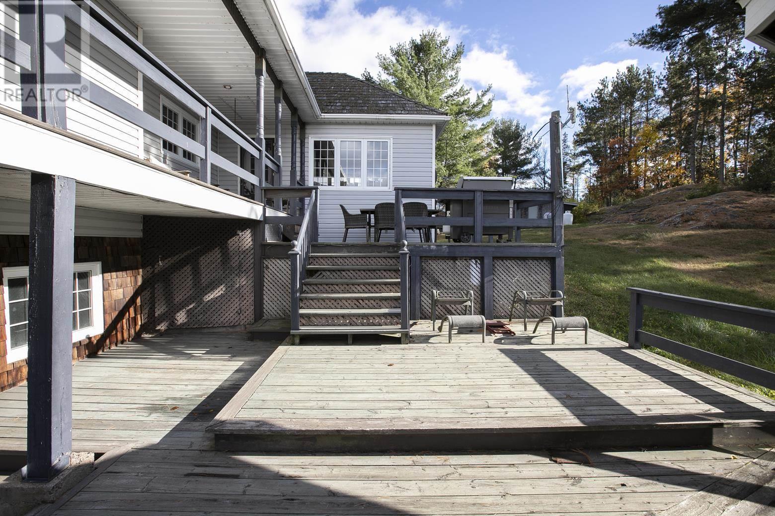 215 Old Mill Beach Rd Property Photo 12