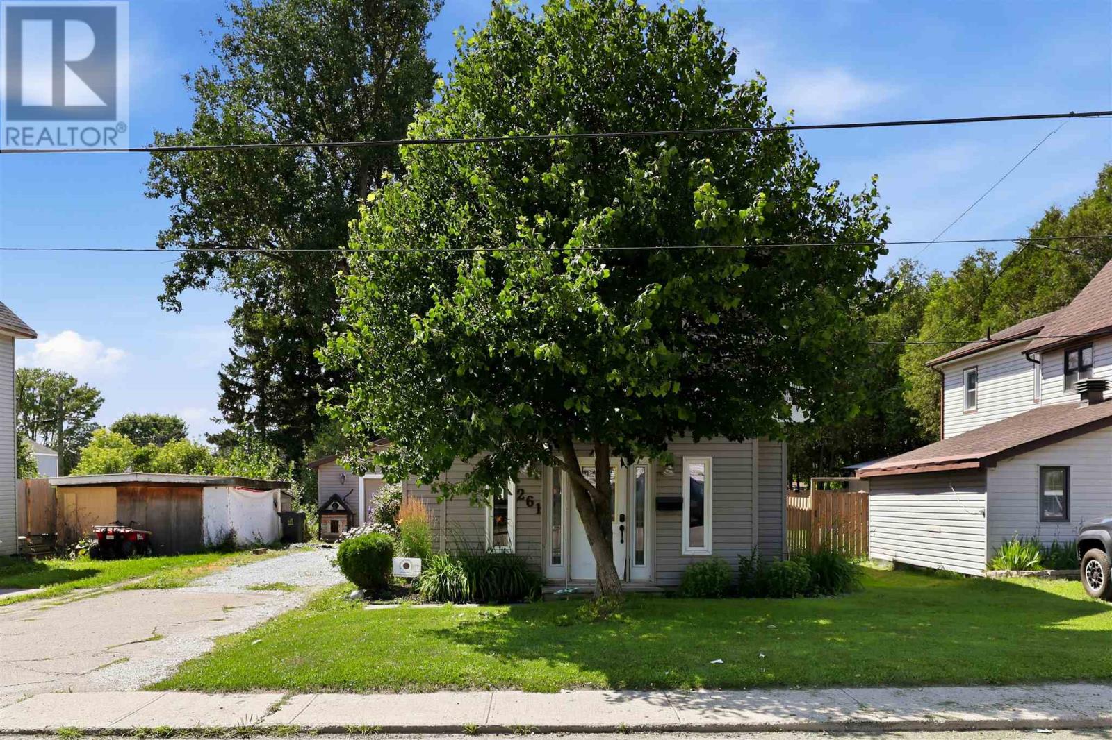 261 Spruce St Property Photo 2