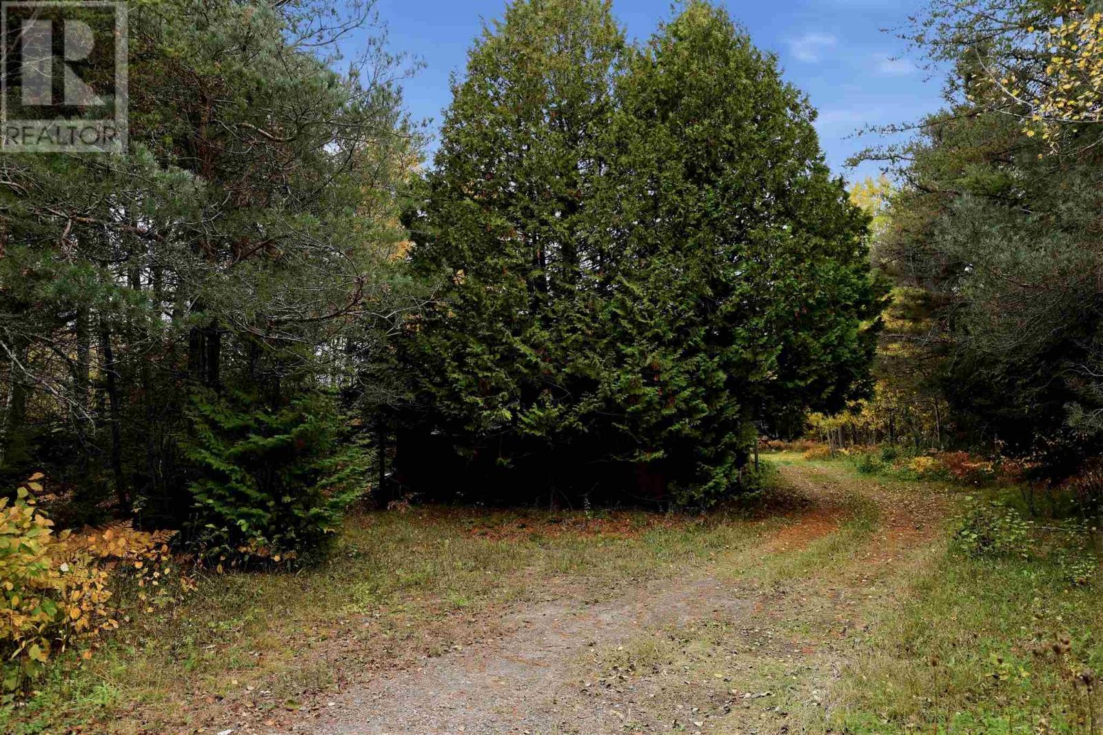 2594 Base Lin Property Photo 2