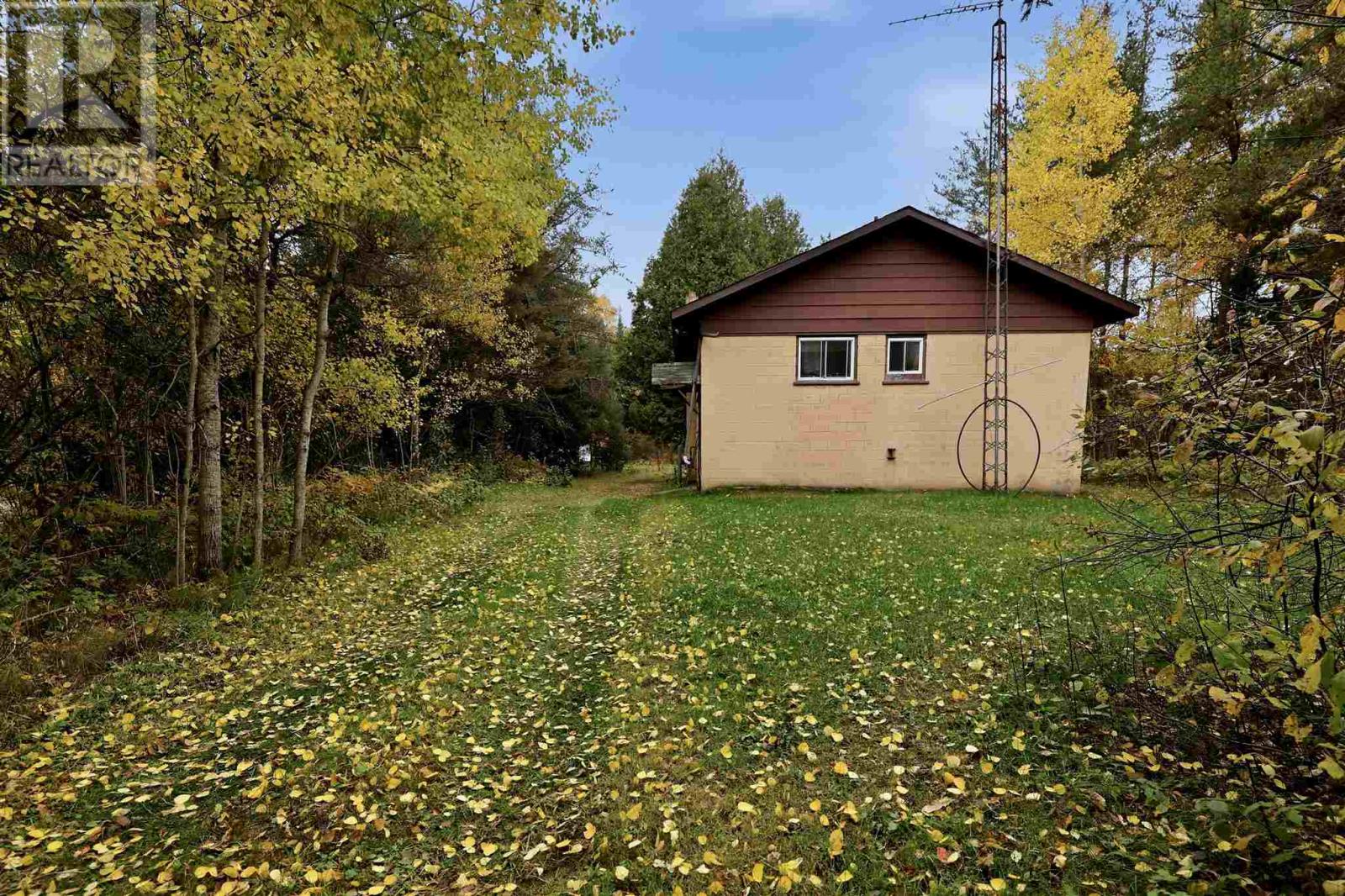 2594 Base Lin Property Photo 26