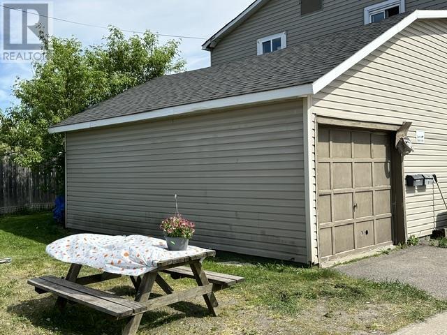 254 Wallace Ter Property Photo 5