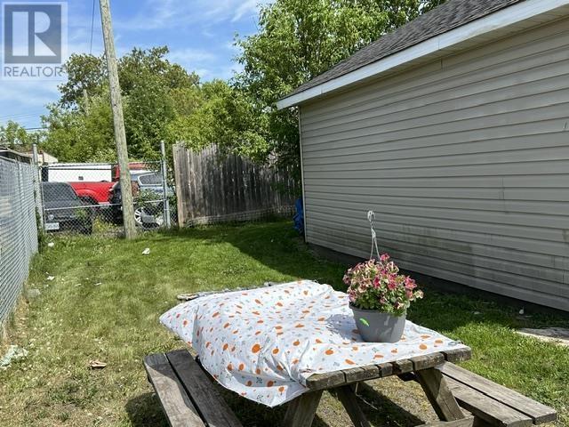 254 Wallace Ter Property Photo 11