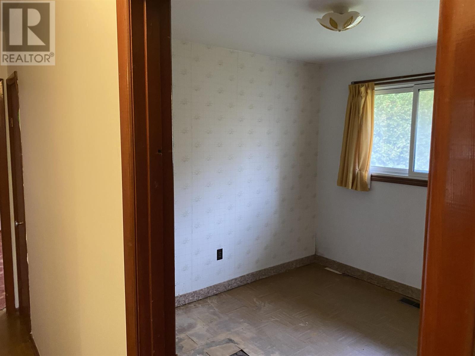 72 South Eden St Property Photo 14