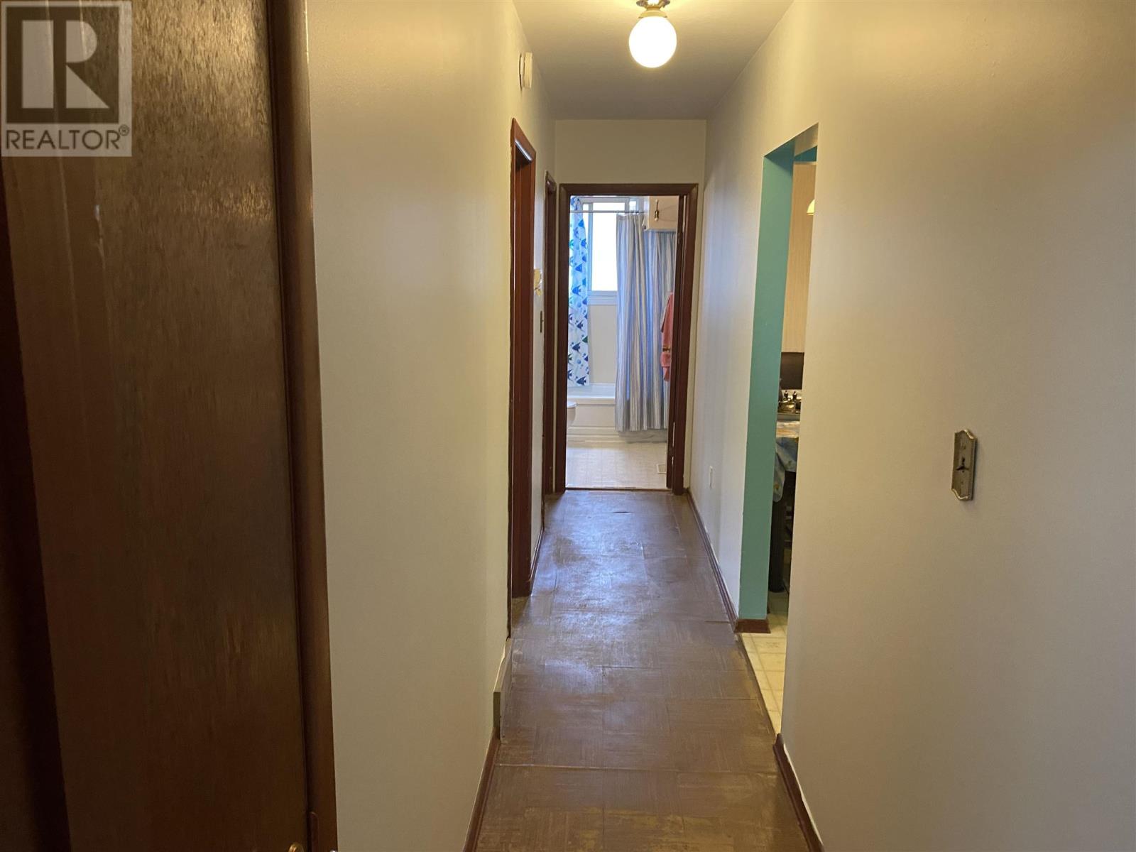 72 South Eden St Property Photo 15