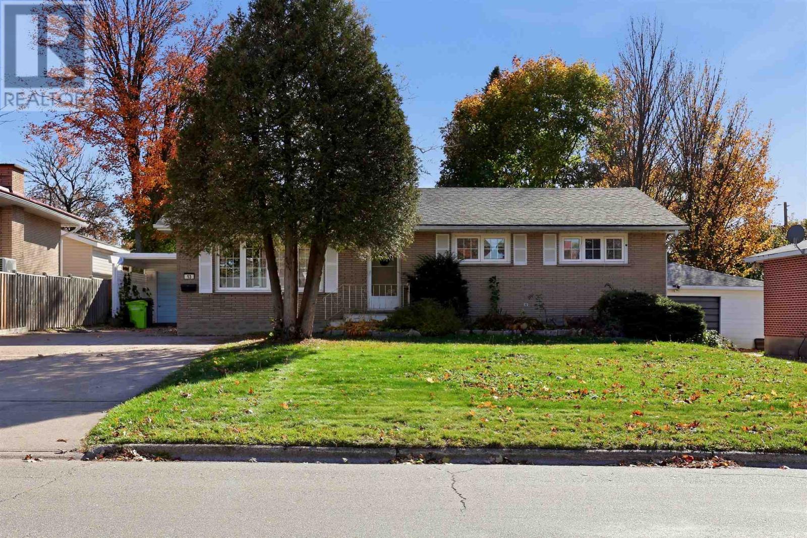 13 Irwin AVE Property Photo 1