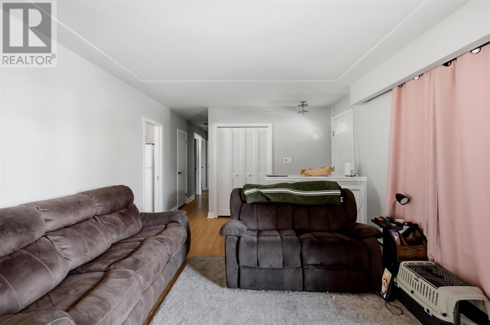 13 Irwin Ave Property Photo 2
